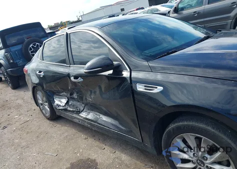 2018 Kia Optima S из США, поврежденный, VIN 5XXGT4L33JG214032